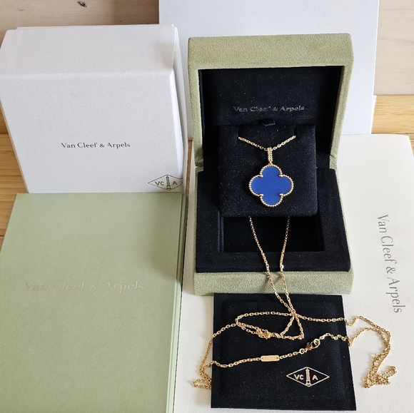 Van Cleef & Arpels Magic Alhambra Long Necklace 18k Yellow Gold Blue Agate 2023 - Picture 3 of 13